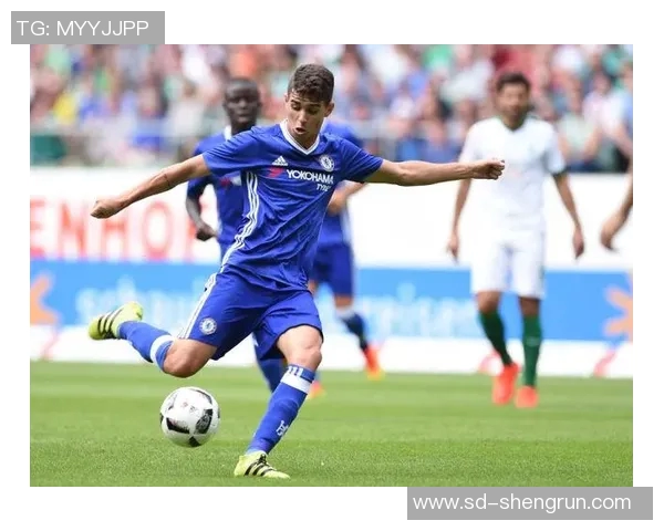 周凯在足球界的成就与影响力分析是否能称得上足球明星