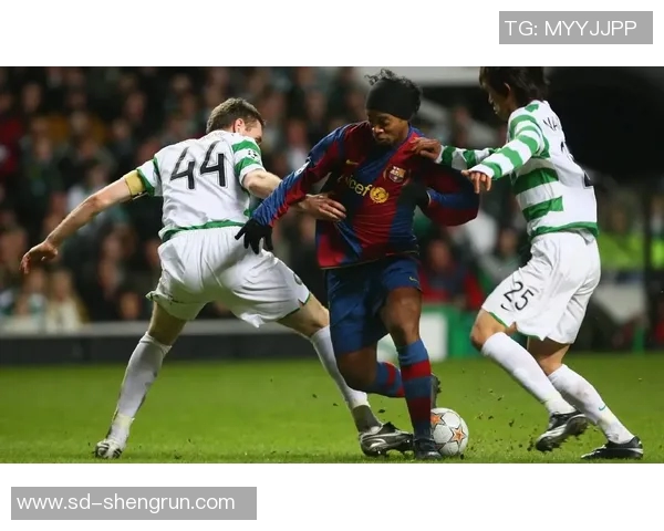 足球明星小罗精彩比赛视频回顾展现绝妙技巧与激情瞬间