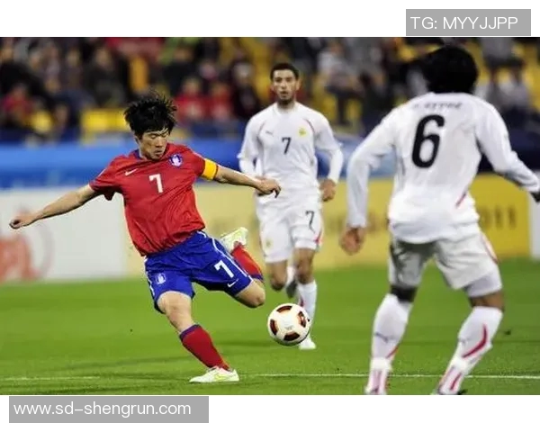 韩国足球明星朴智星的精彩瞬间与职业生涯回顾照片集 韩国足球明星朴智星的精彩瞬间与职业生涯回顾照片集